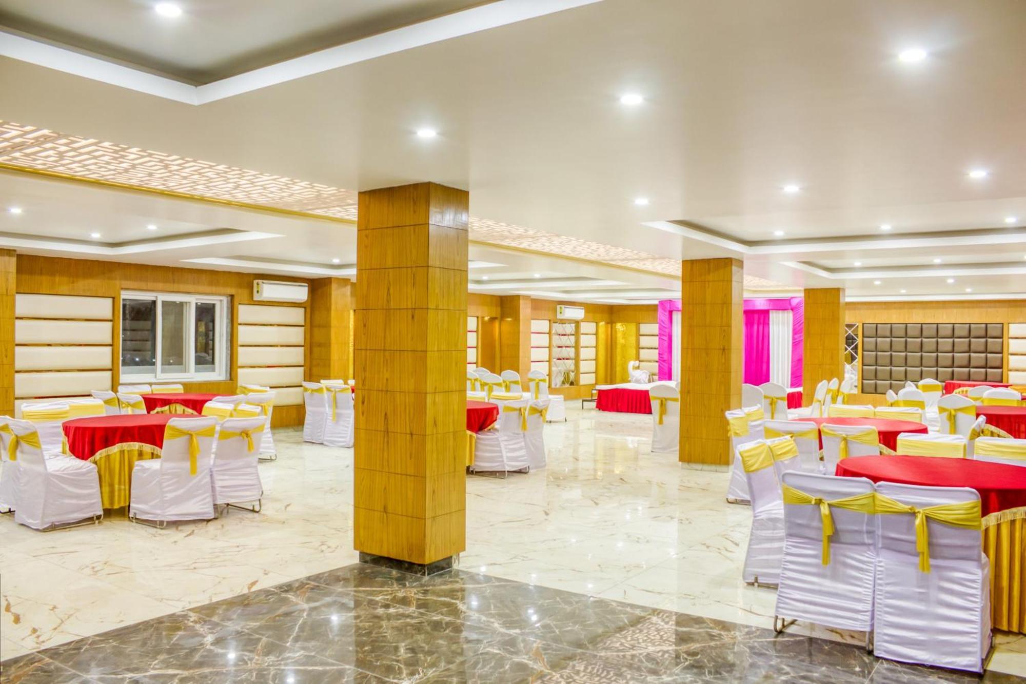 Zip By Spree Hotels Grand Legacy Prime Ντεχραντούν Εξωτερικό φωτογραφία