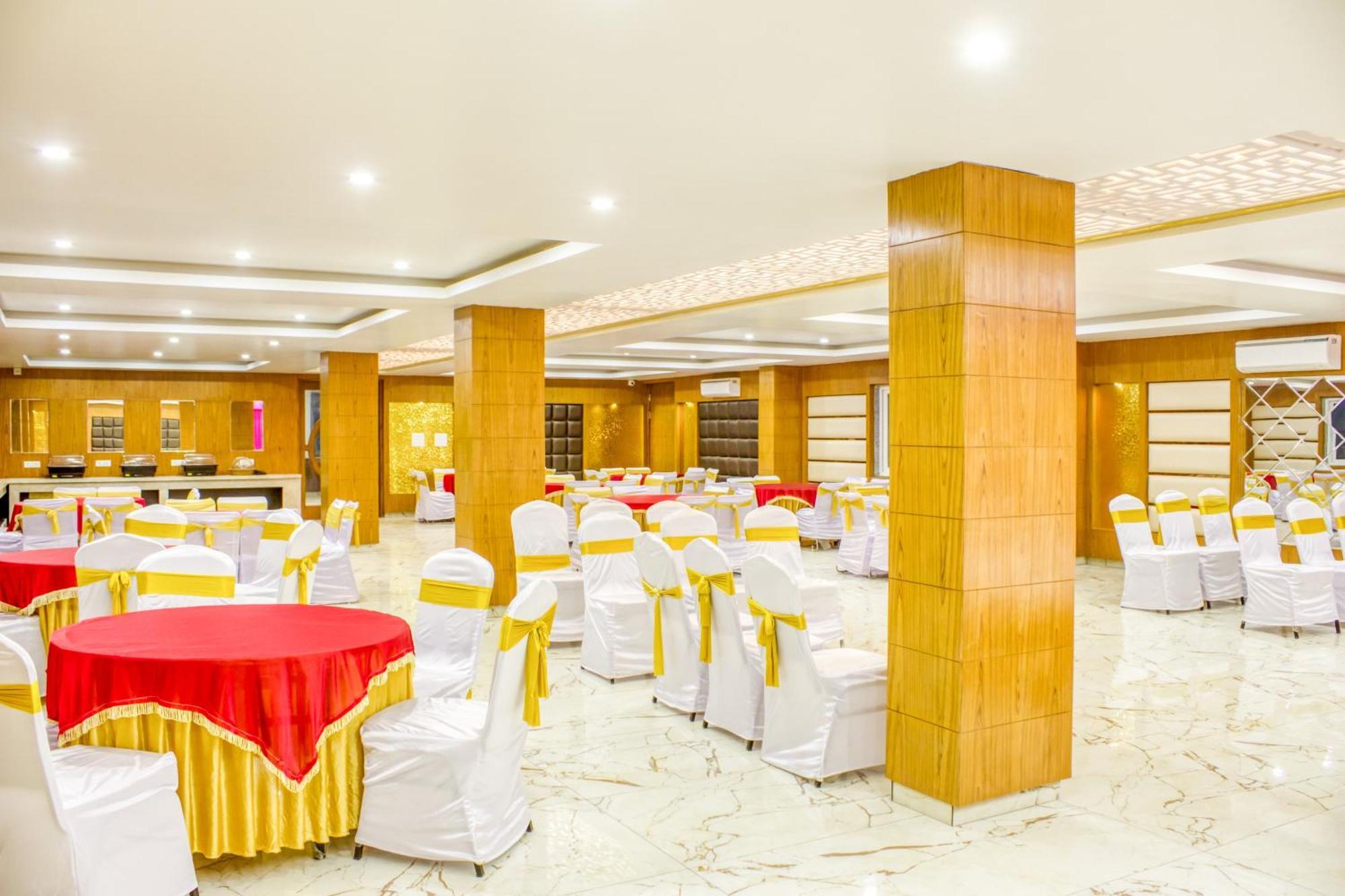 Zip By Spree Hotels Grand Legacy Prime Ντεχραντούν Εξωτερικό φωτογραφία