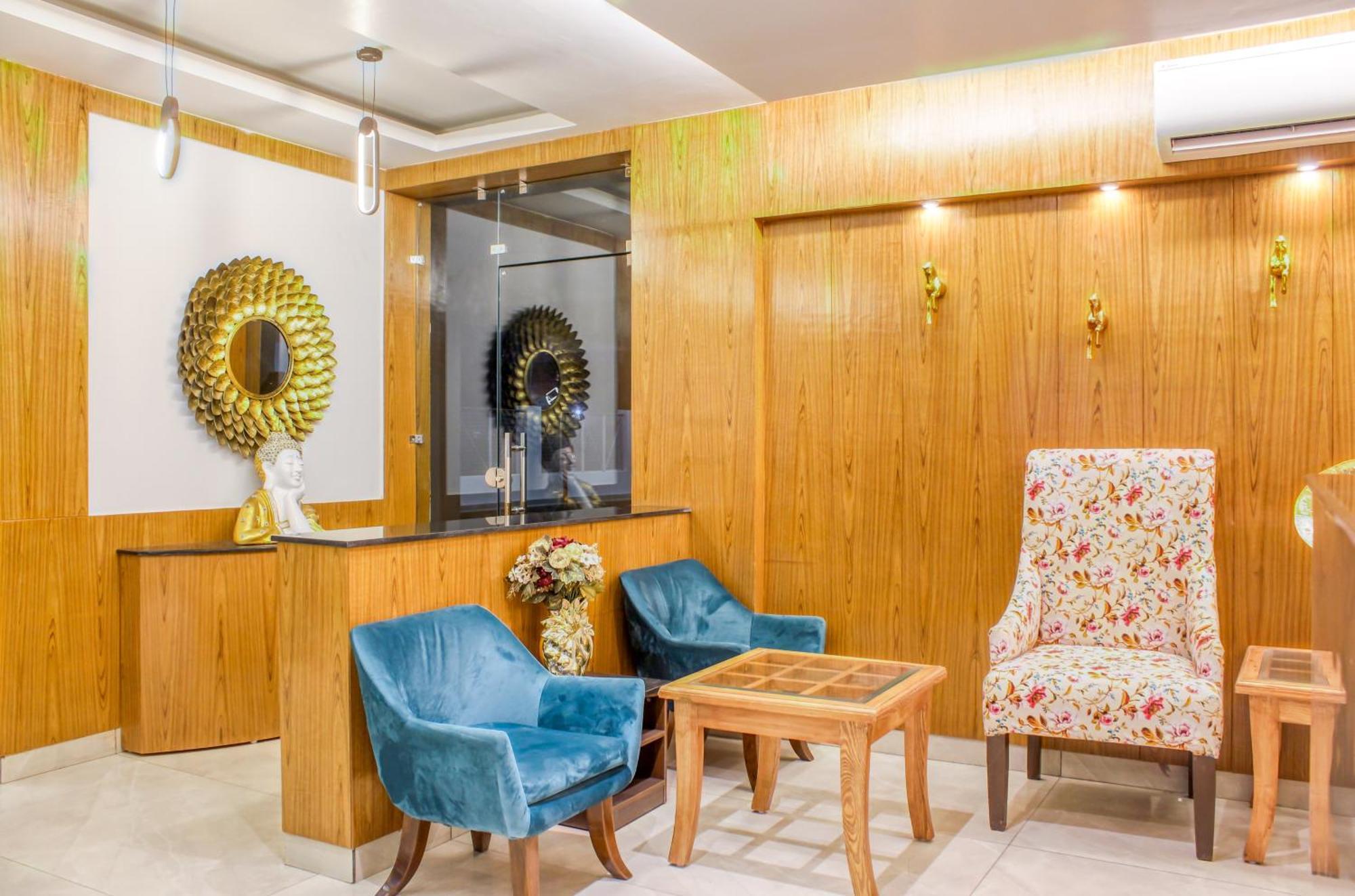 Zip By Spree Hotels Grand Legacy Prime Ντεχραντούν Εξωτερικό φωτογραφία