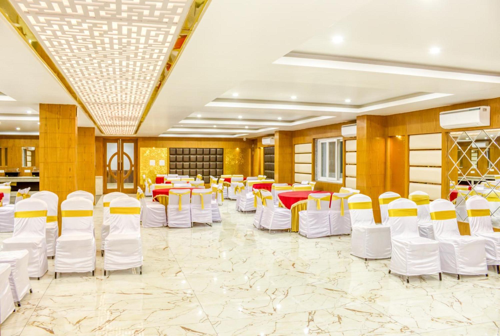 Zip By Spree Hotels Grand Legacy Prime Ντεχραντούν Εξωτερικό φωτογραφία